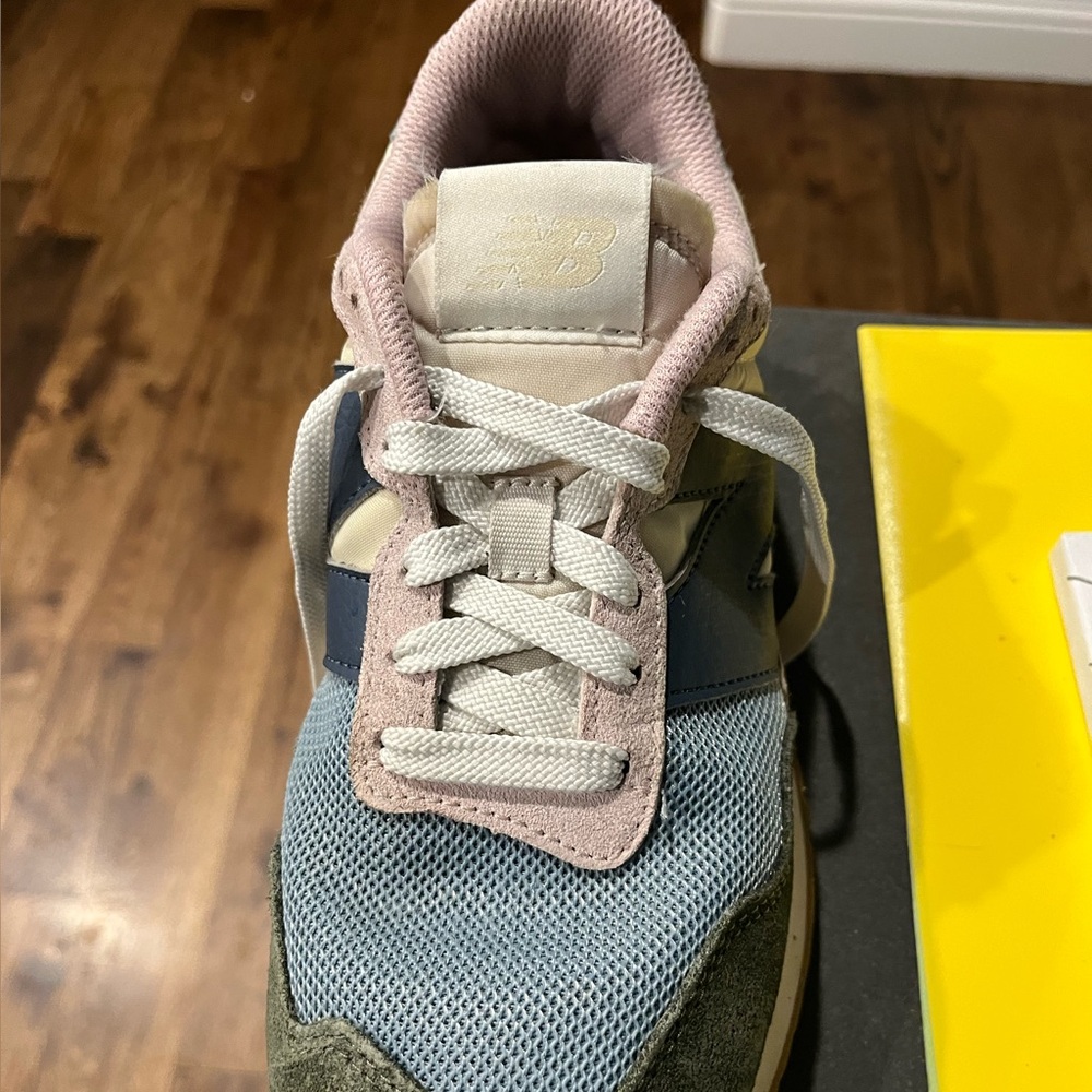 New Balance 237 Women’s Sneakers - Picture 8 of 13